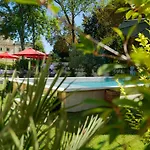 Pavillon Des Millesimes, Piscine & Lussac