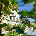 Pavillon Des Millésimes Couette-café Lussac (Gironde)