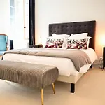 Pavillon Des Millesimes, Piscine & 4* Lussac (Gironde)