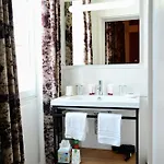Pavillon Des Millesimes, Piscine & Bed & Breakfast