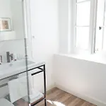 Bed & Breakfast Pavillon Des Millesimes, Piscine & Lussac (Gironde)