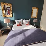 Pavillon Des Millesimes, Piscine & 4* Lussac (Gironde)