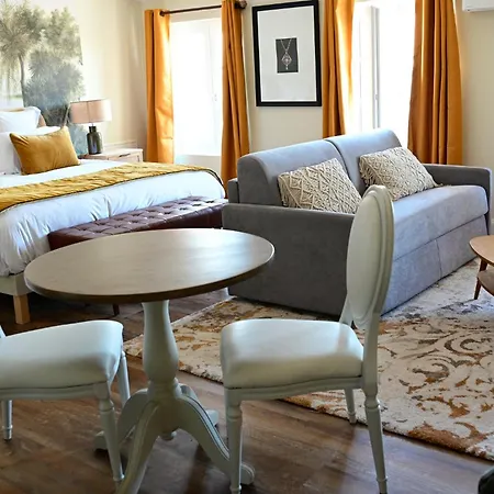 Pavillon Des Millesimes, Piscine & Lussac (Gironde)