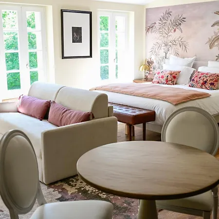 Pavillon Des Millesimes, Piscine & Lussac (Gironde)