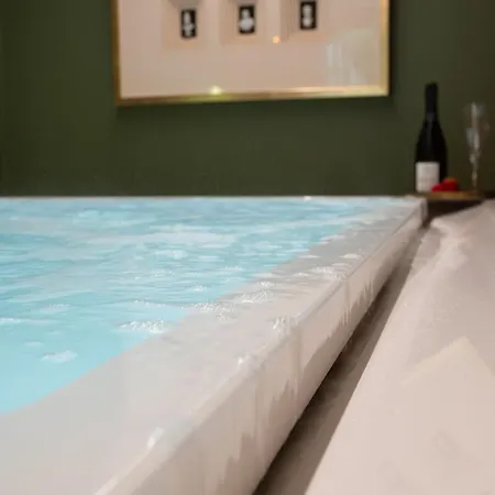 Pavillon Des Millesimes, Piscine & 4* Lussac (Gironde)