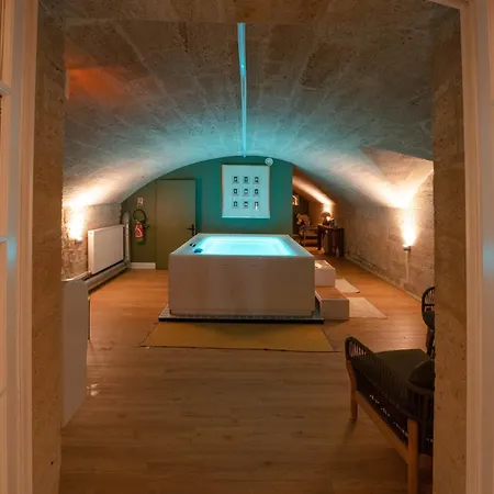 Pavillon Des Millesimes, Piscine & Lussac (Gironde)