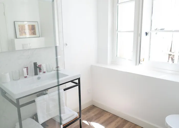 Bed & Breakfast Pavillon Des Millesimes, Piscine & Lussac (Gironde)