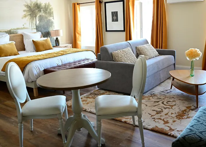 Pavillon Des Millésimes Lussac (Gironde)