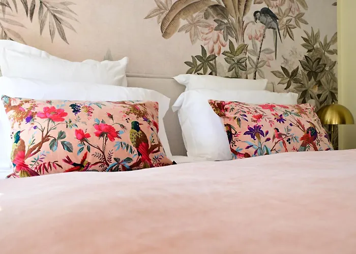 Pavillon Des Millesimes, Piscine & Bed & Breakfast